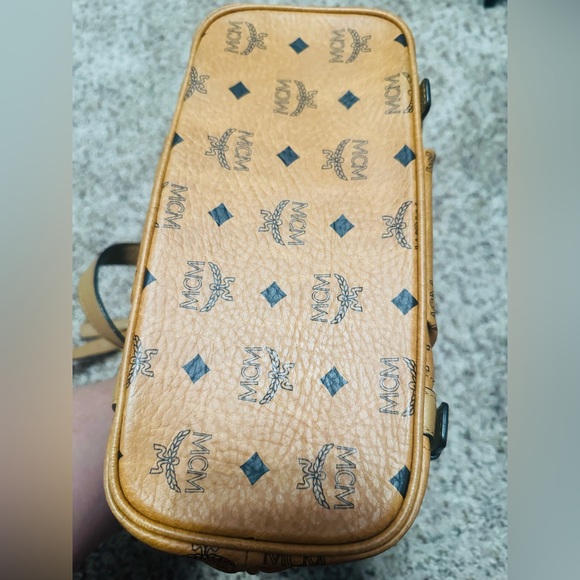 MCM crossbody - Picture 4 of 6